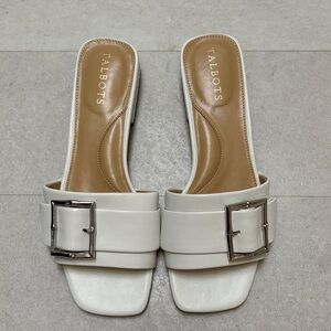 Talbots White leather Sandals with Silver Buckle
